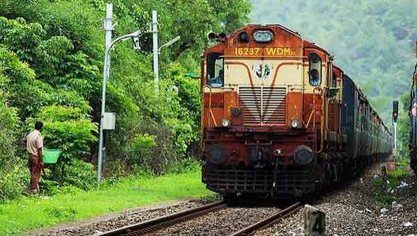 ரயில் பாதை மின் தடம் மாற்றி அமைக்கும் பணி காரணமாக திருச்செந்தூர் ரயில் சேவை மாற்றம் 