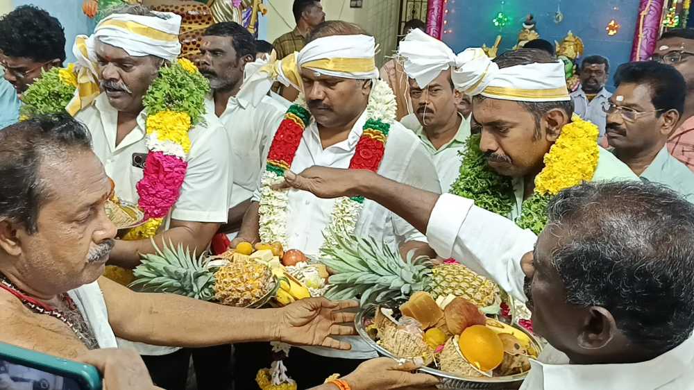 தூத்துக்குடி நந்தகோபாலபுரம் பத்திரகாளியம்மன் கோவிலில் தசரா விழா மேயர் ஜெகன் பொியசாமி பங்கேற்பு